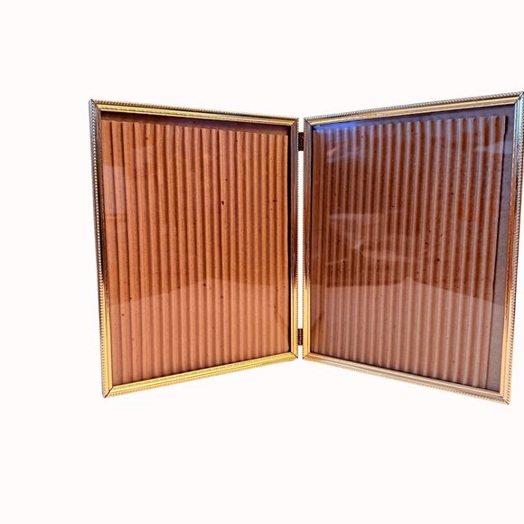 Gold Tone Double Hinged Picture Frame VTG Chic Photos Ornate Edging 8" x 10" - Picture 13 of 13